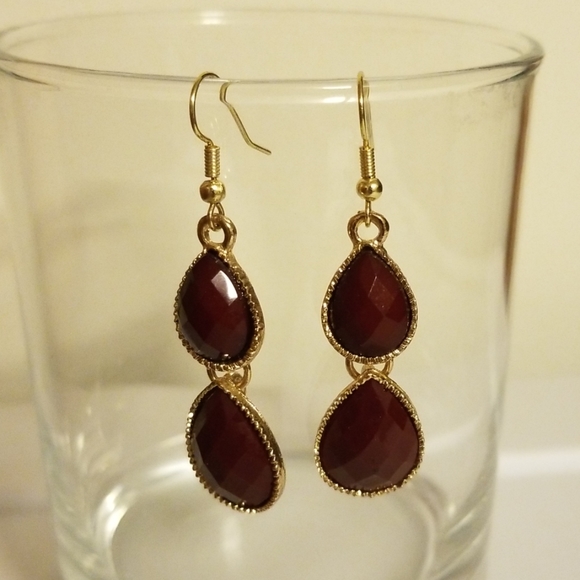 Jewelry - RESERVED LISTING: 🌟Maroon & Gold Dangle Earrings
